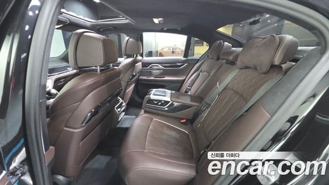 BMW 7 Series 2021 — ფოტო 12/20
