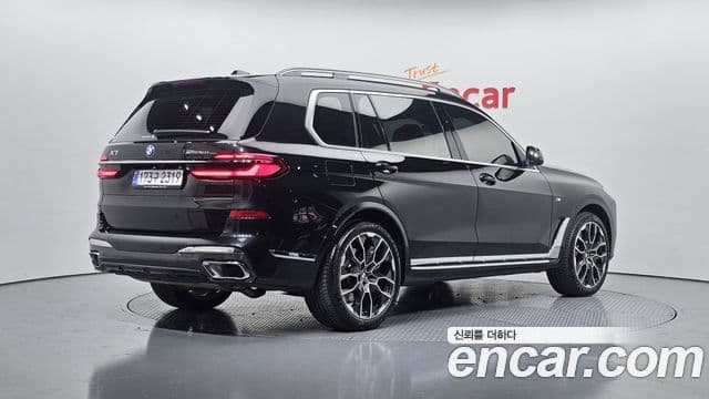 BMW X7 2025 — Photo 2/20