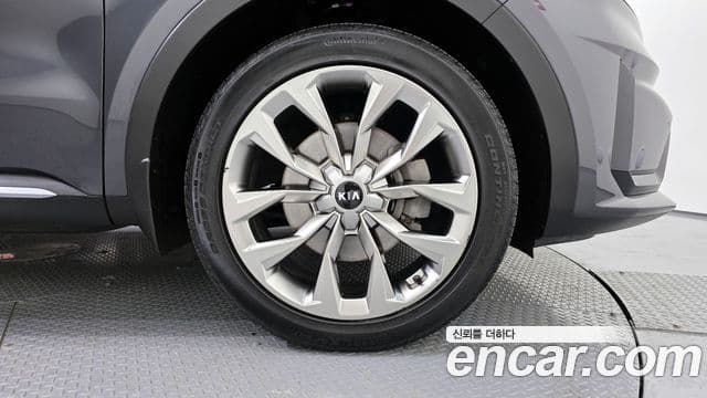 Kia Sorento 2020 — Фото 5/20