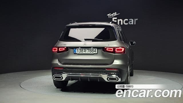 Mercedes-Benz GLB-Class 2021 — ფოტო 4/20