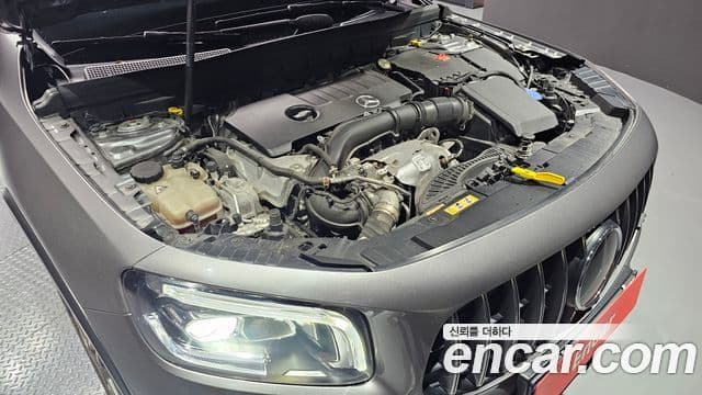 Mercedes-Benz GLB-Class 2021 — ფოტო 6/20