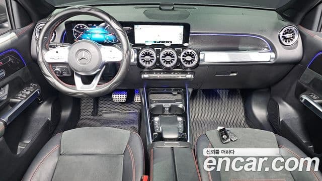 Mercedes-Benz GLB-Class 2021 — ფოტო 7/20
