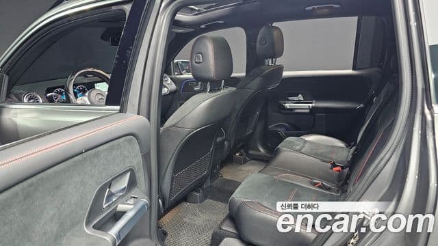 Mercedes-Benz GLB-Class 2021 — ფოტო 17/20
