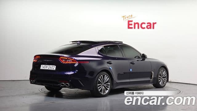Kia Stinger 2020 — Фото 2/20