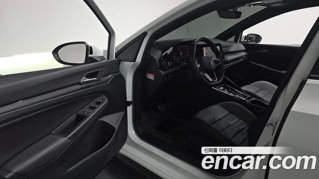 Volkswagen Golf 2023 — ფოტო 11/20