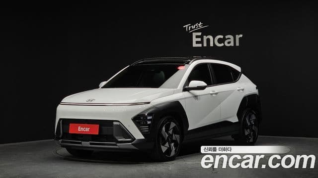 Hyundai Kona 2023 — Фото 1/20