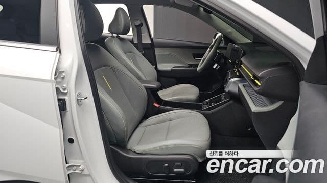 Hyundai Kona 2023 — Фото 10/20