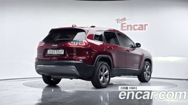 Jeep Cherokee 2020 — ფოტო 2/20