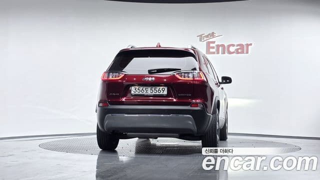 Jeep Cherokee 2020 — ფოტო 4/20