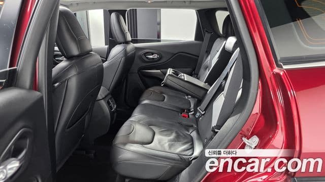 Jeep Cherokee 2020 — ფოტო 12/20