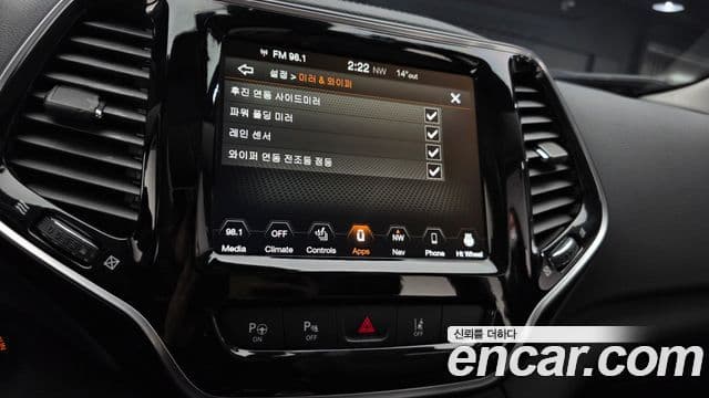 Jeep Cherokee 2020 — ფოტო 16/20