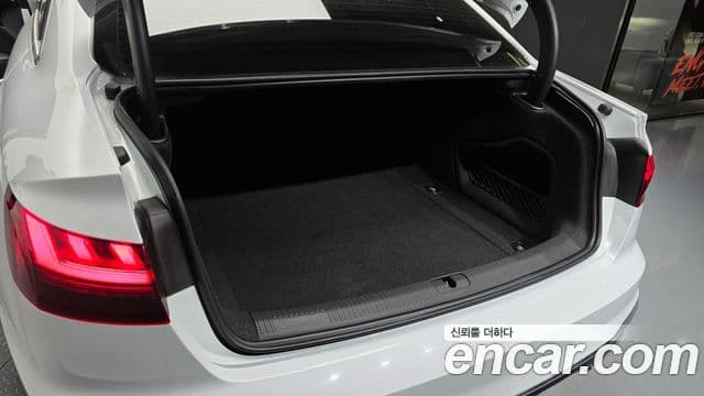 Audi A4 2021 — ფოტო 10/20