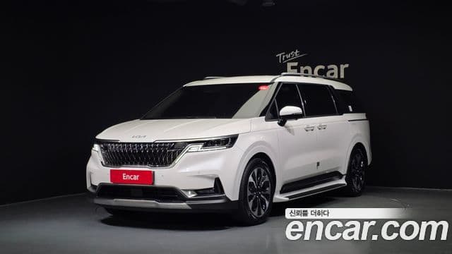Kia Carnival 2021 — Фото 1/20