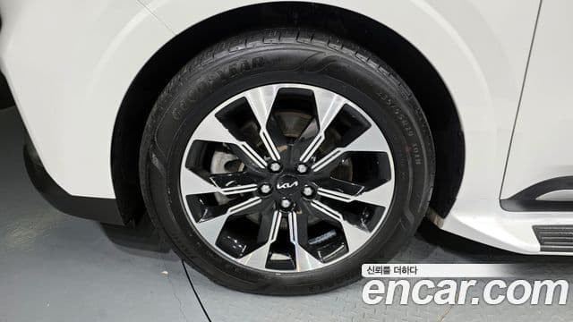 Kia Carnival 2021 — Фото 5/20