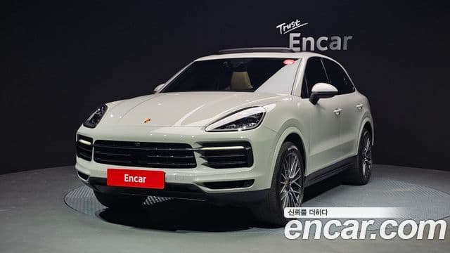 Porsche Cayenne 2021 — Фото 1/20
