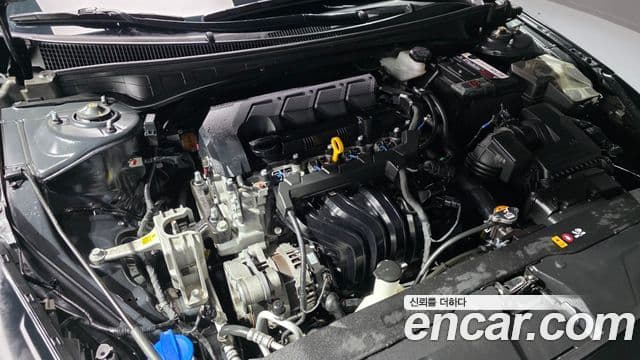 Hyundai The New Avante Hybrid 2021 — ფოტო 6/20