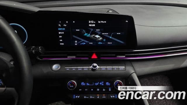 Hyundai The New Avante Hybrid 2021 — ფოტო 5/20