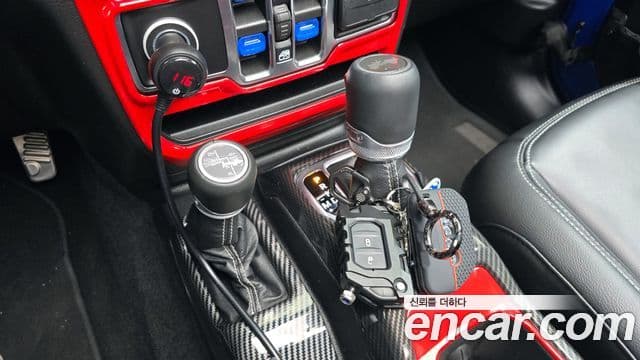 Jeep Wrangler 2021 — Şəkil 9/20