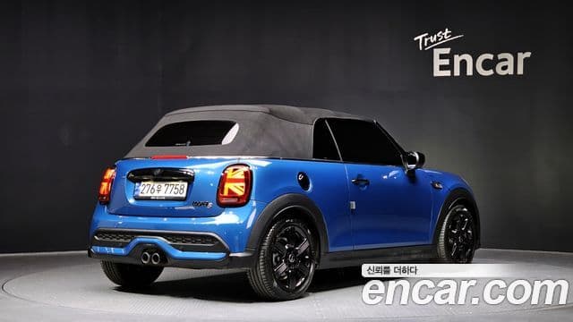 Mini Cooper S Convertible 2023 — ფოტო 2/20