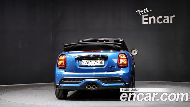 Mini Cooper S Convertible 2023 — ფოტო 4/20