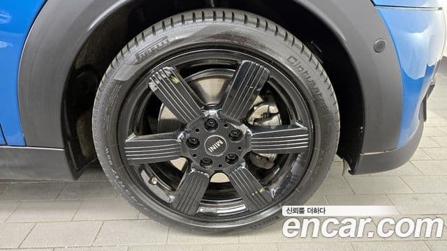 Mini Cooper S Convertible 2023 — ფოტო 5/20