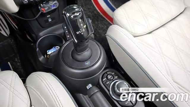Mini Cooper S Convertible 2023 — ფოტო 9/20