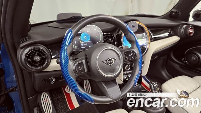 Mini Cooper S Convertible 2023 — ფოტო 13/20
