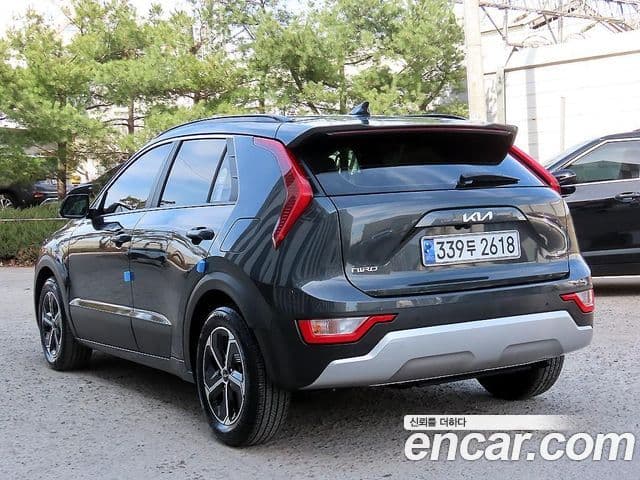 Kia Niro 2022 — Фото 2/20