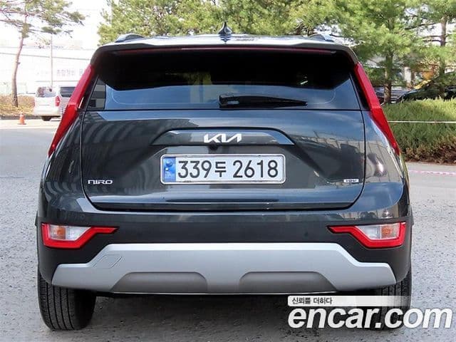 Kia Niro 2022 — Фото 3/20