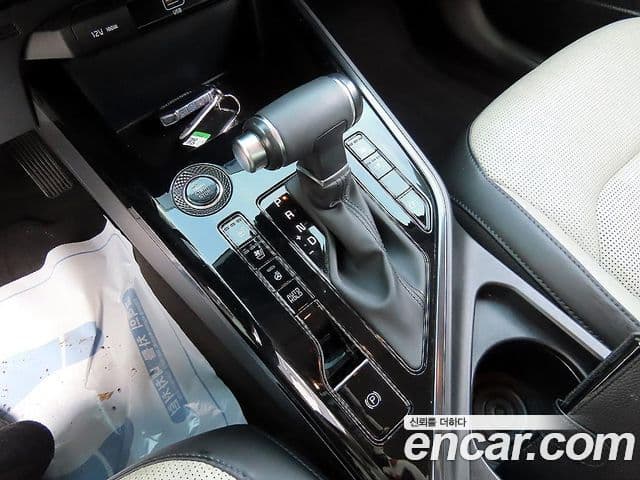 Kia Niro 2022 — Фото 8/20