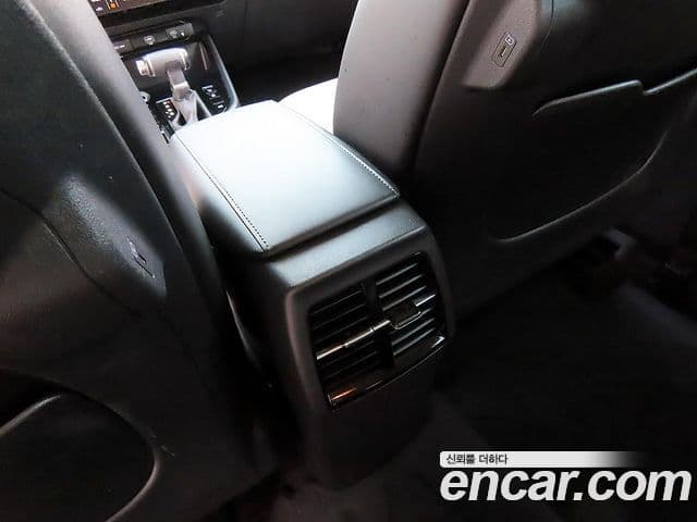 Kia Niro 2022 — Фото 17/20