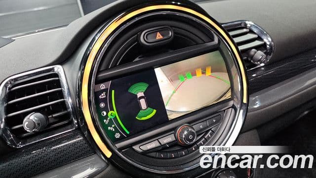 Mini Cooper S Clubman 2020 — ფოტო 17/20