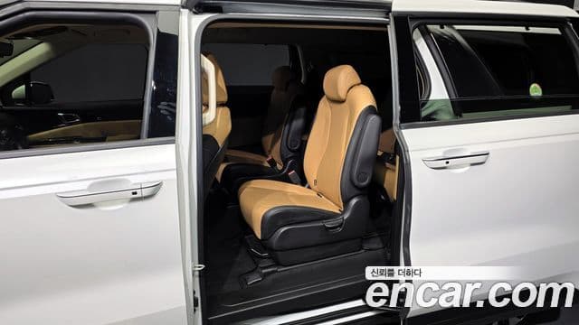 Kia Carnival 2022 — Фото 11/20
