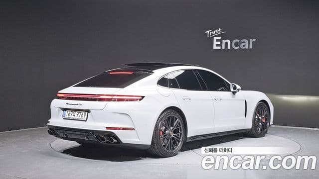Porsche Panamera 2025 — ფოტო 2/20