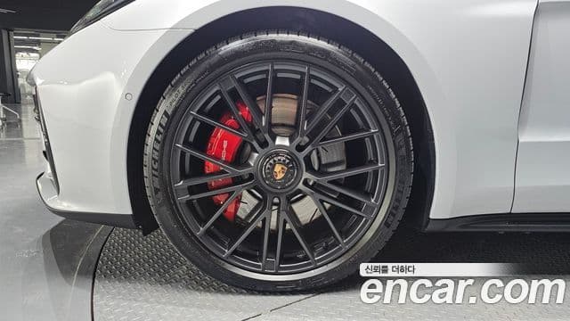 Porsche Panamera 2025 — ფოტო 5/20