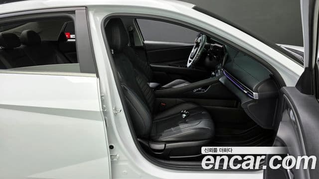 Hyundai The New Avante Hybrid 2020 — Photo 19/20