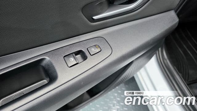Hyundai The New Avante Hybrid 2020 — Photo 15/20