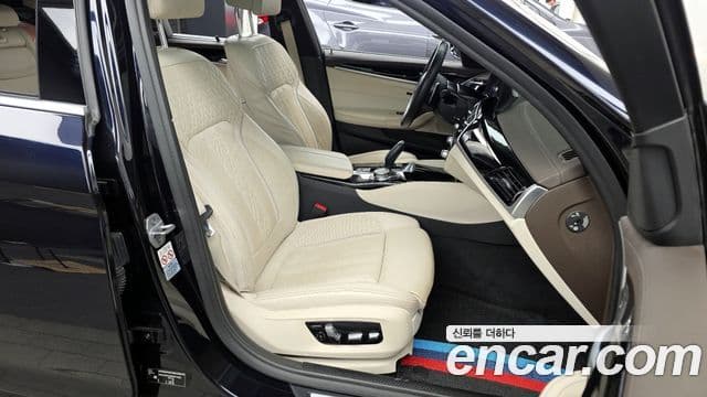 BMW 5 Series 2019 — Şəkil 18/20