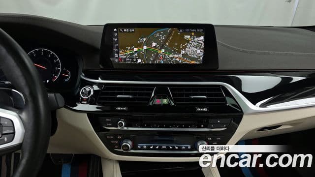 BMW 5 Series 2019 — Şəkil 17/20