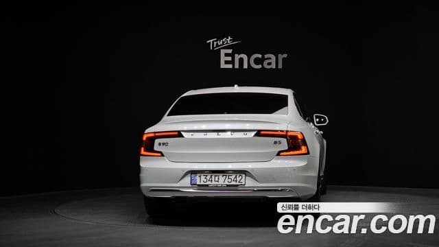 Volvo S90 2023 — Photo 8/20