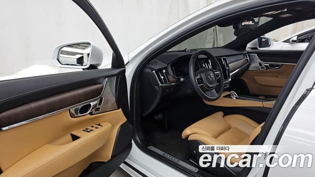 Volvo S90 2023 — Photo 2/20
