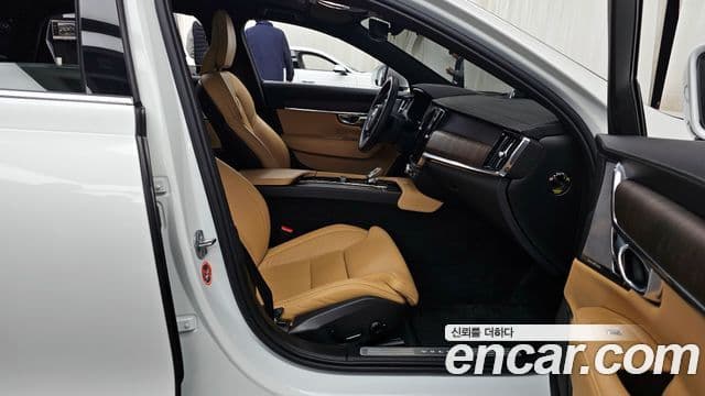 Volvo S90 2023 — Photo 16/20
