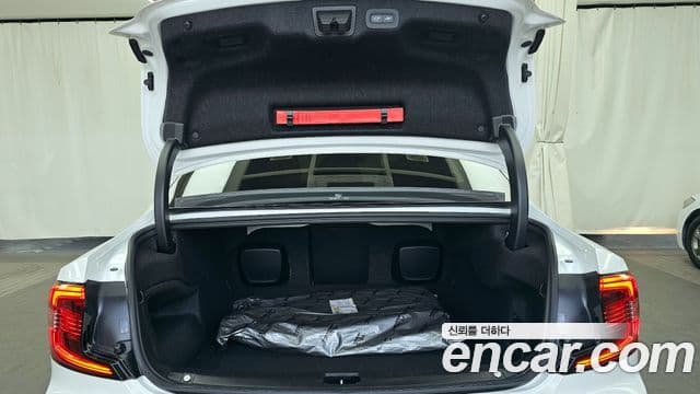 Volvo S90 2023 — Photo 4/20