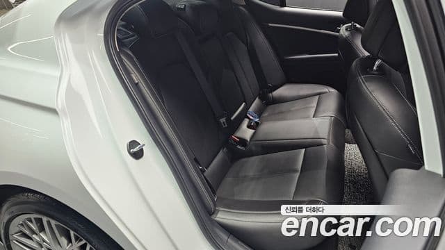 Genesis G70 2022 — ფოტო 8/20