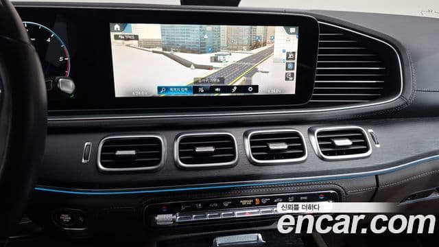 Mercedes-Benz GLS-Class 2023 — Фото 14/20