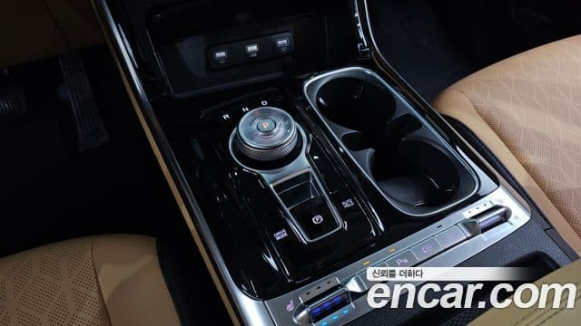 Kia Carnival 2023 — фото 9 из 20