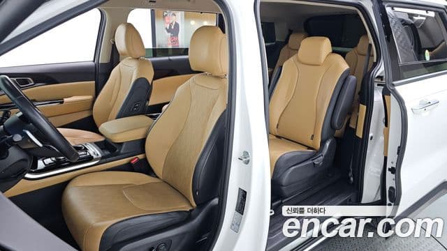 Kia Carnival 2023 — ფოტო 12/20