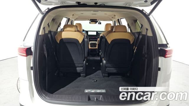 Kia Carnival 2023 — ფოტო 20/20