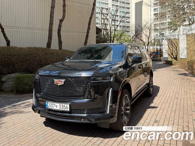 Cadillac Escalade 2022 — ფოტო 10/10