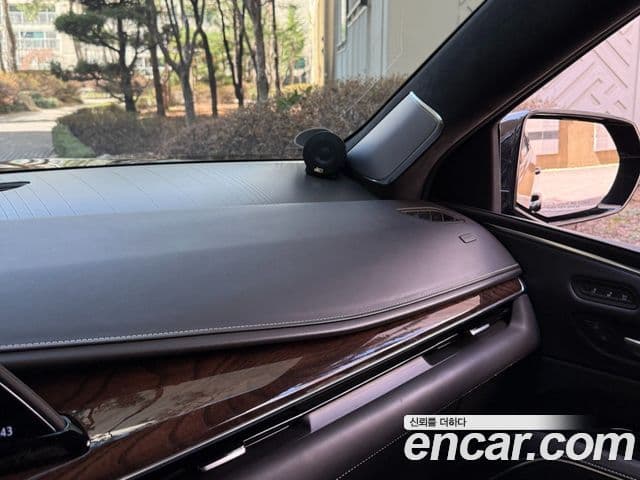 Cadillac Escalade 2022 — ფოტო 9/10